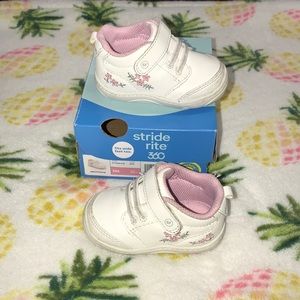 Flower stride rite baby shoes